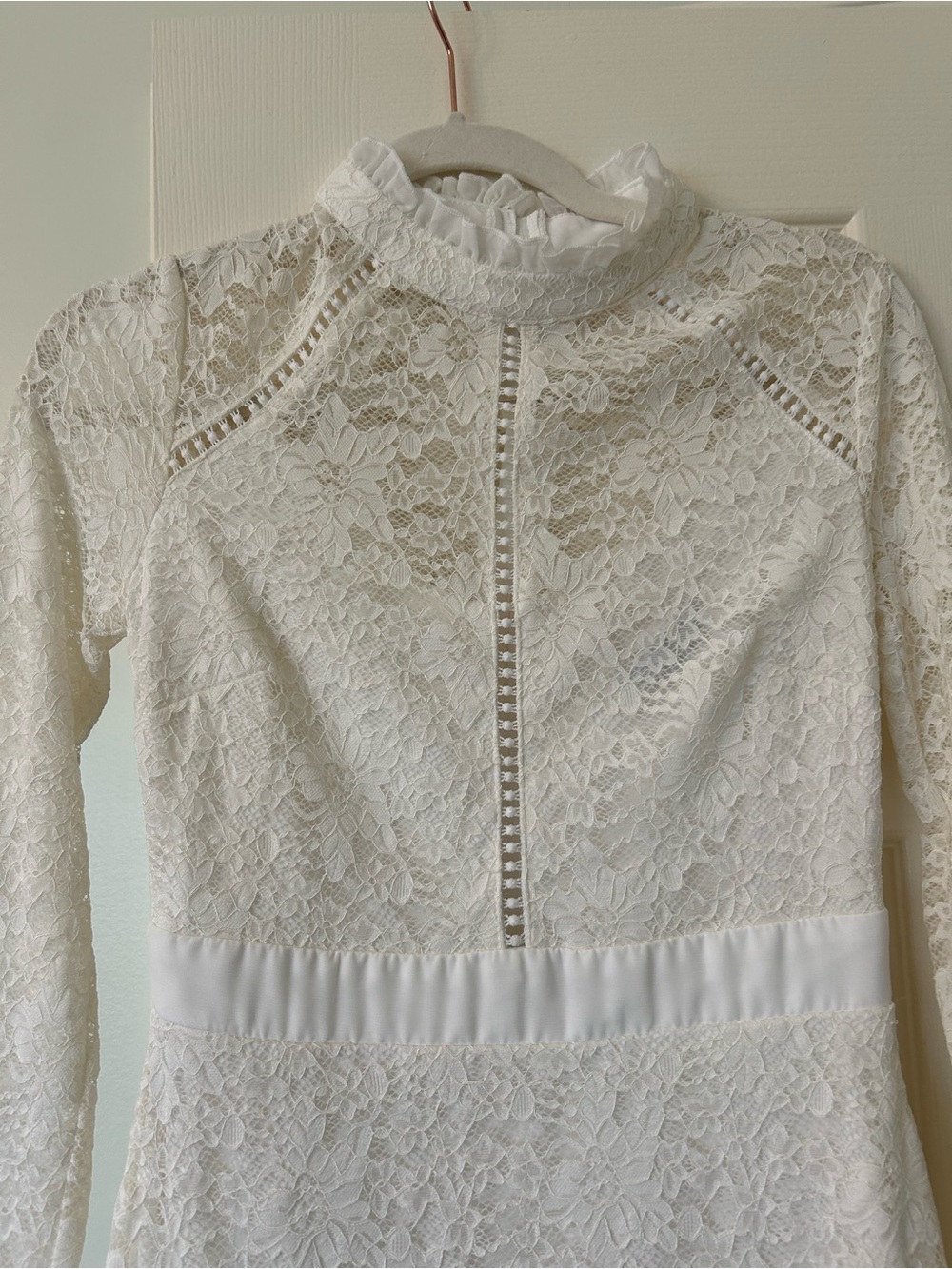 Girls' White Lace Long-Sleeve Dress with Ruffle Hem - Picture 2 of 3